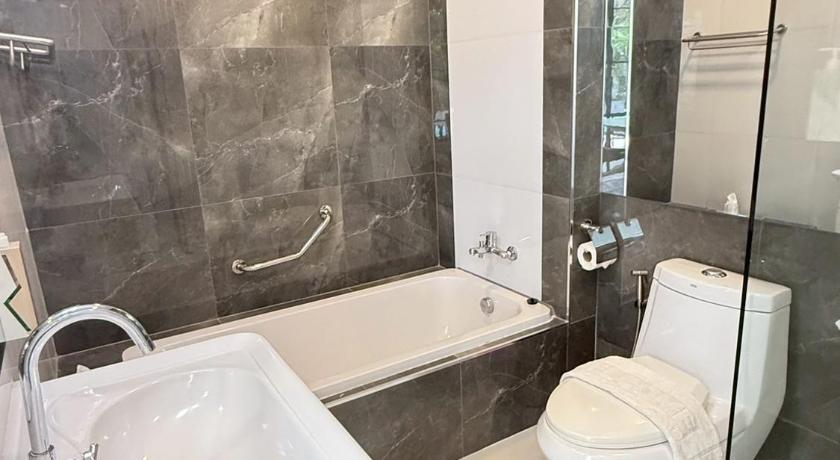 รูปของห้องจูเนียร์สวีทใกล้สระว่ายน้ำ (Junior Suite with Pool Access) 2