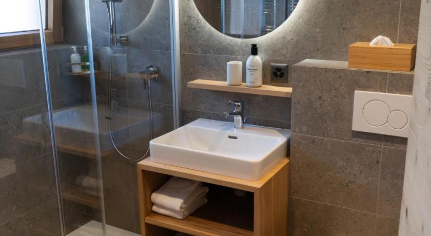 Image of Standard Twin Room 2