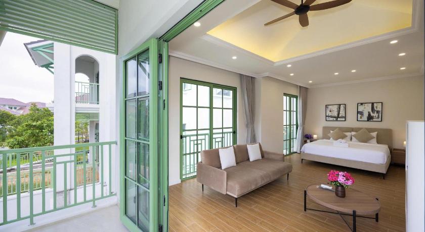 Biệt Thự Có Hồ Bơi Riêng (Villa with Private Pool)