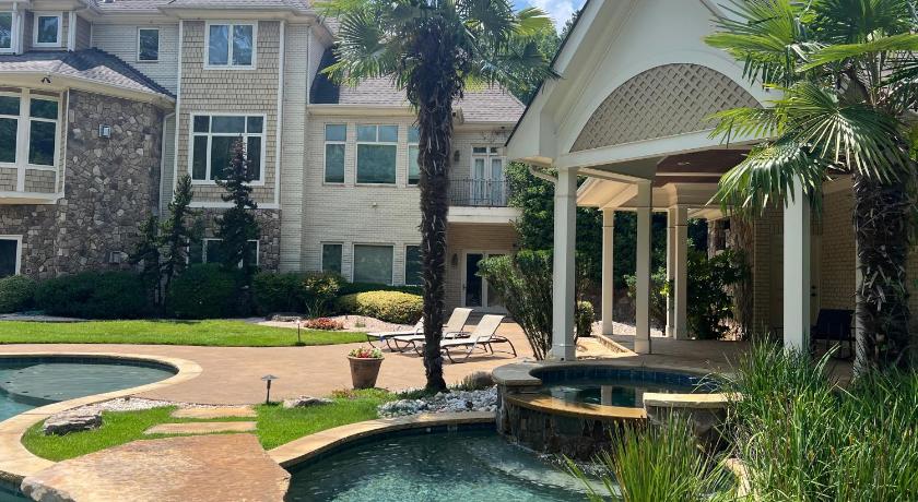 Luxury Villa in Cary - Raleigh