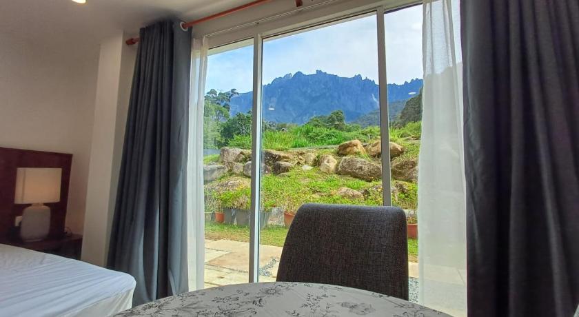 キナバル国立公園 Sling & Stone Mountain Suites 5つ星 ホテル ロビー