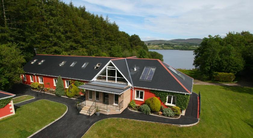 The Lodge @ Harvey's Point — Hotel in Donegal