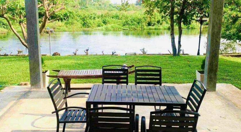 カンチャナブリ Na Khwae Villa Riverside 4つ星 ゲストハウス 眺望