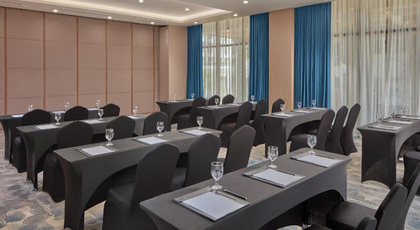 Boracay Chancellor Hotel Boracay 4-Star Hotel restaurant