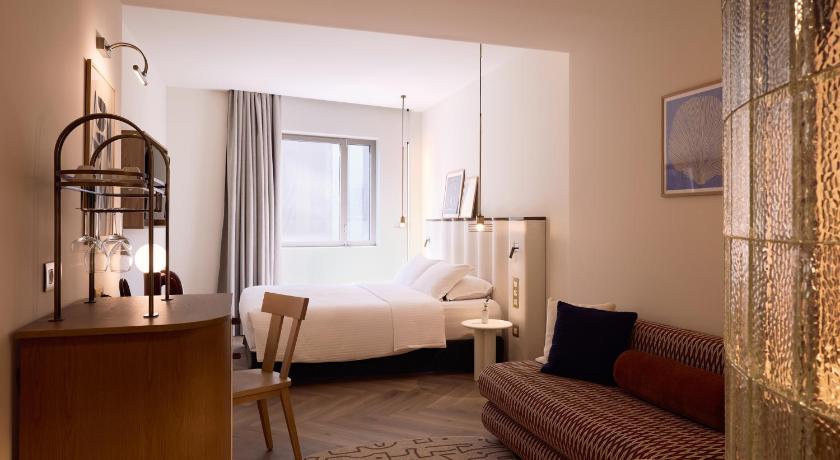 Image of Deluxe Double Room 4