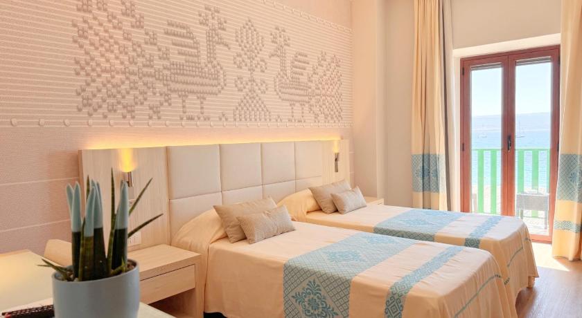 Image of Suite with Sea View 3