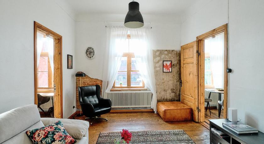 Foto Lux Old Town Charm, Prime Spot - Lutsu Apartment - Booking Diskon Spesial