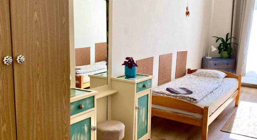 Image of Standard Twin Room 2