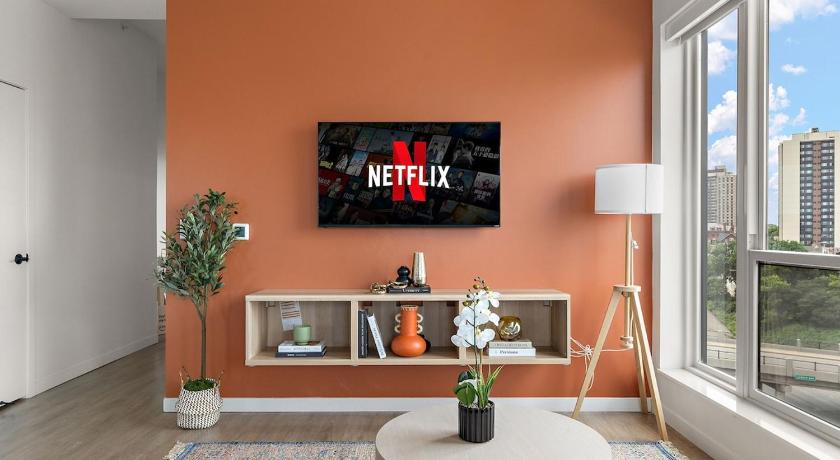 W603 Luxury 2 Bedroom Top Floor Condo In DT Minneapolis, Minutes From Minneapolis Convention Center 