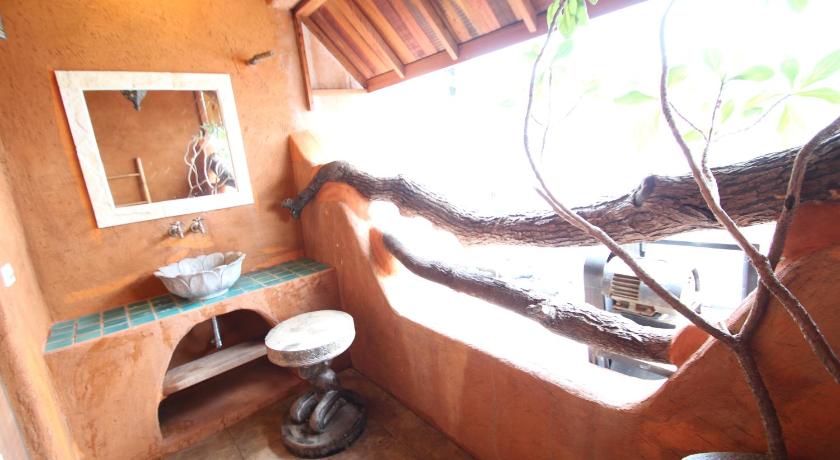 Image of Classic Double Room with Balcony 2