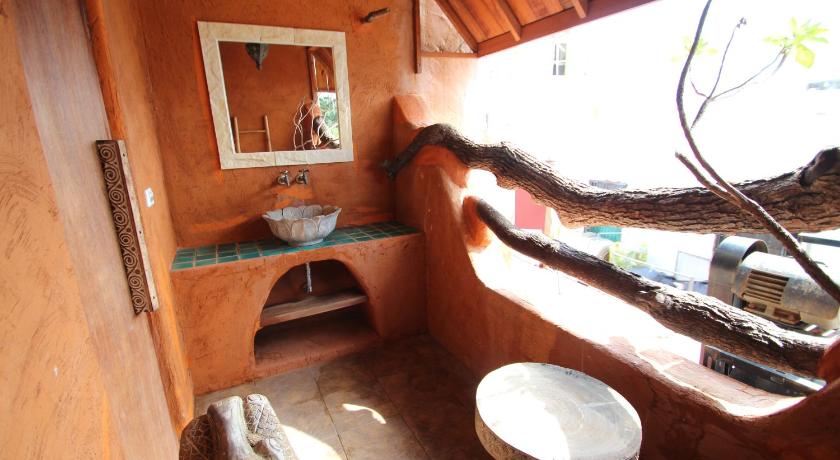 Image of Classic Double Room with Balcony 3