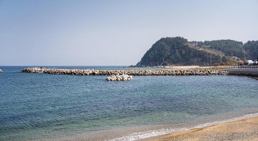 Uljin Uljin Jeongdam-eun House Ocean View Pension 2-Star Guesthouse restaurant