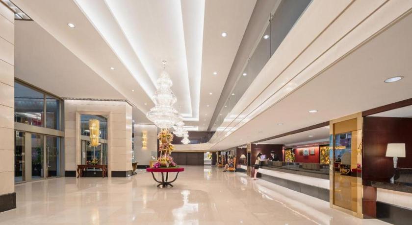 Century Plaza Hotel - image 4