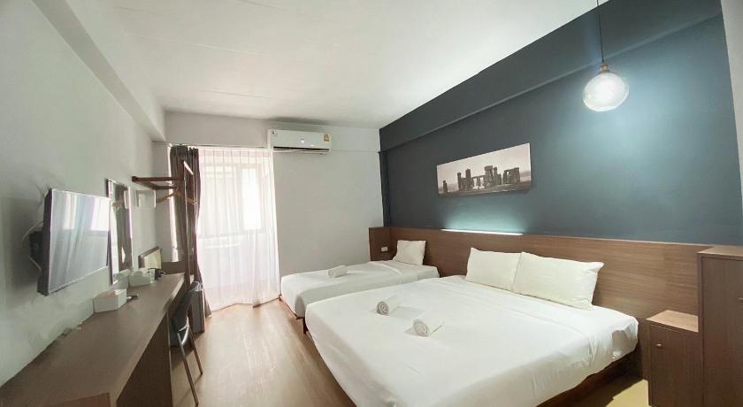 Image of Deluxe Family Room 0