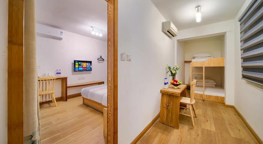 Image of Quadruple Room 2