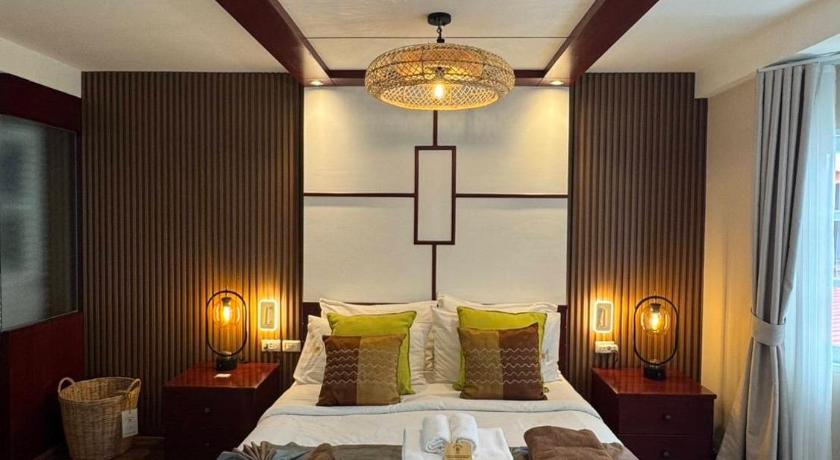 Image of Superior Double Bed 6