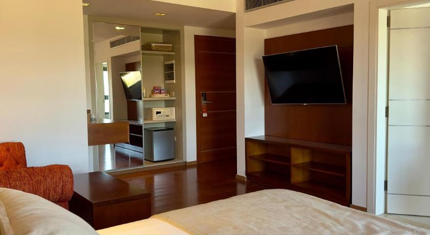 Image of Deluxe Suite 2
