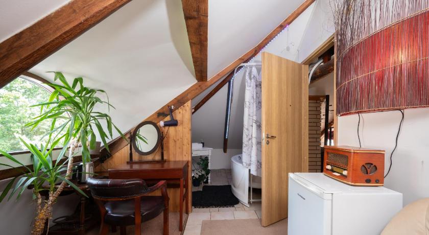Image of Suite with Balcony 9
