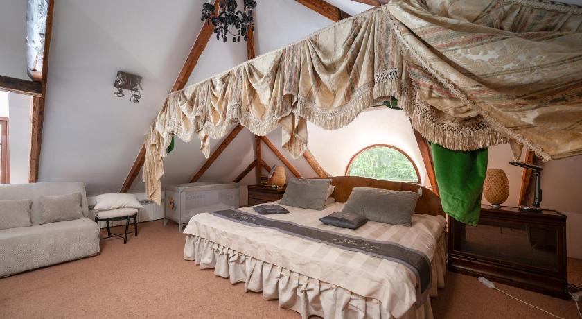 Image of Suite with Balcony 3