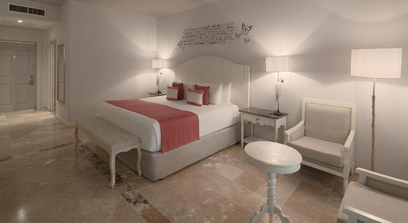 Image of Privileged Room Romance Deluxe 5
