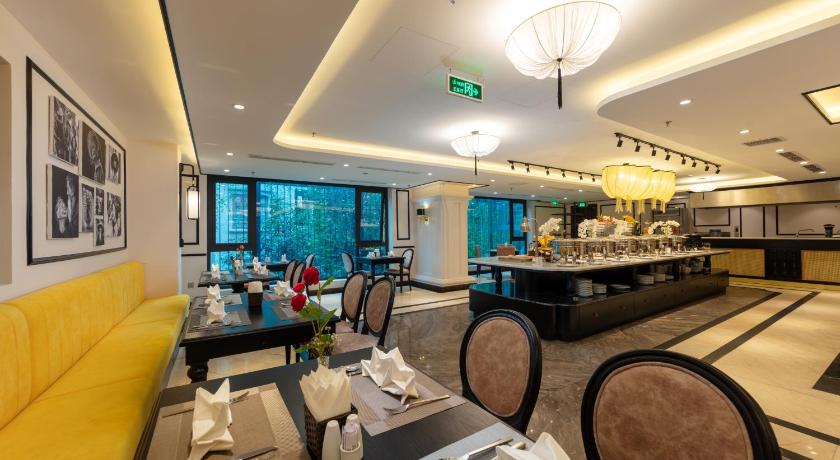 Hanoi FTE BA DINH 4-Star Hotel room