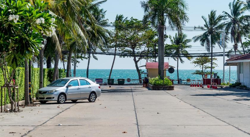 Jomtien Beach Condominium S1 by Olga photo