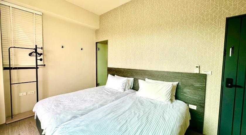 Image of Business Twin Bed 8