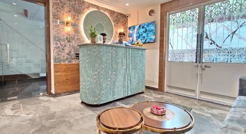 ELEGANCE A BOUTIQUE STAY - image 2