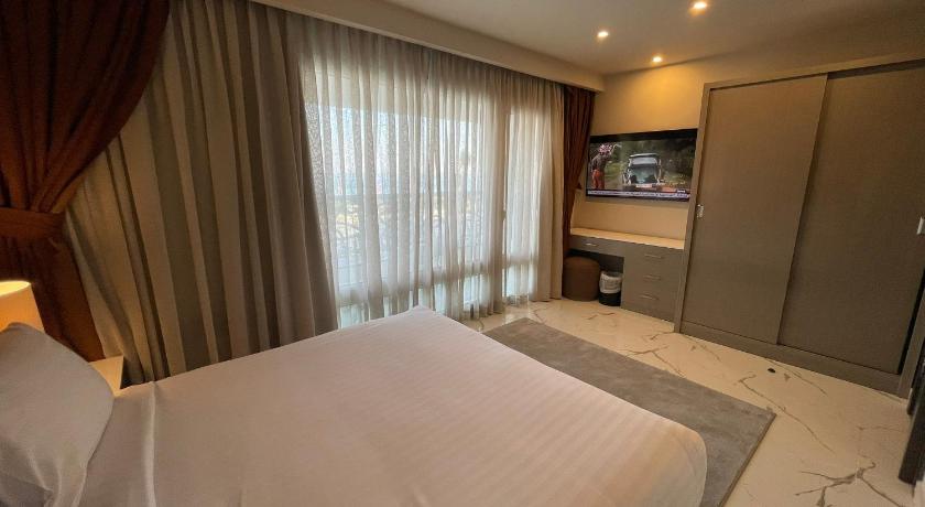 Image of Family Room with Sea View 3
