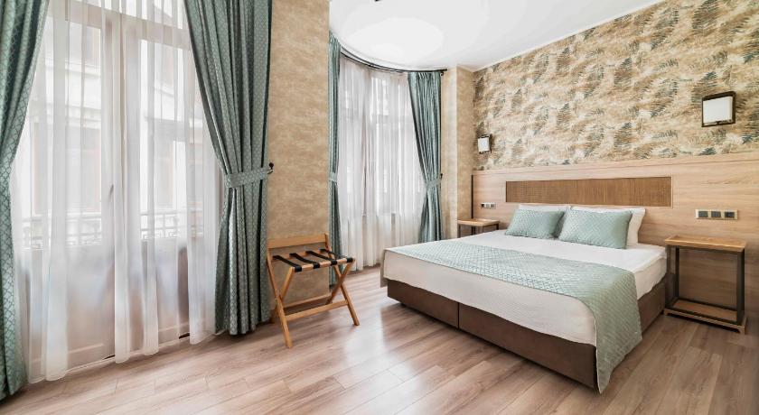 Castle Franco Suites - image 14