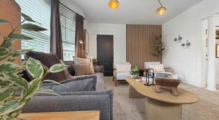 クリーブランド (OH) Chic Lakeside Retreat Steps from the Beach 3つ星 宿泊施設 レストラン