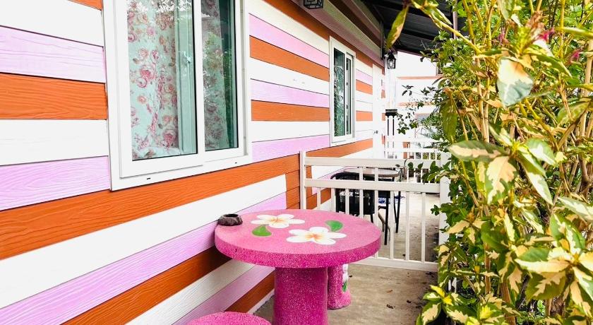 Pink house by Home one love