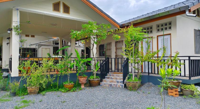 Chiang Mai Downtown Privacy Home