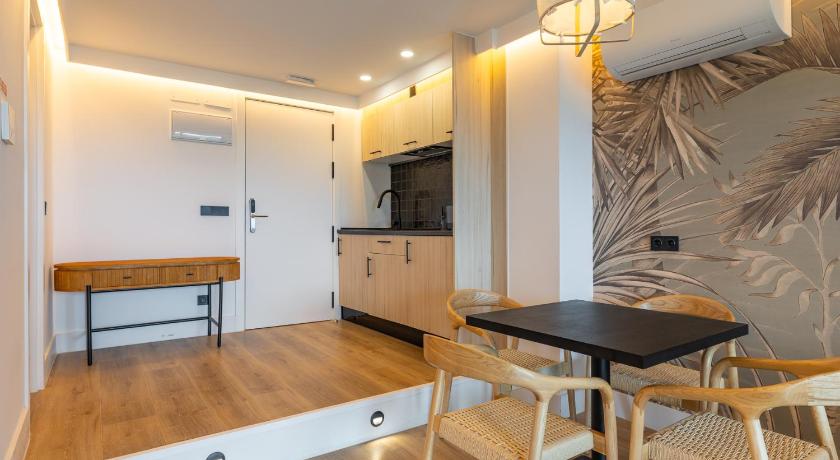 HA Aparhotel RETIRO Suites - image 4