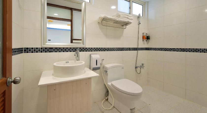 Image of Standard Quadruple Room 2