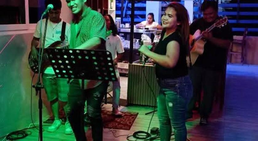 세부 Stargazers Luxury Condo Complex apartments 4성급 호텔 수영장