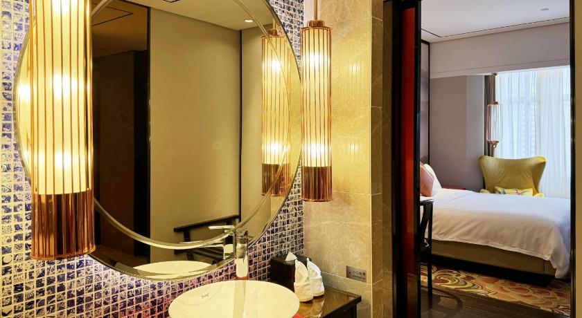 Image of Deluxe Double Room 11