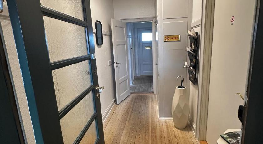 Image of Single Room with Shared Shower and Toilet 16