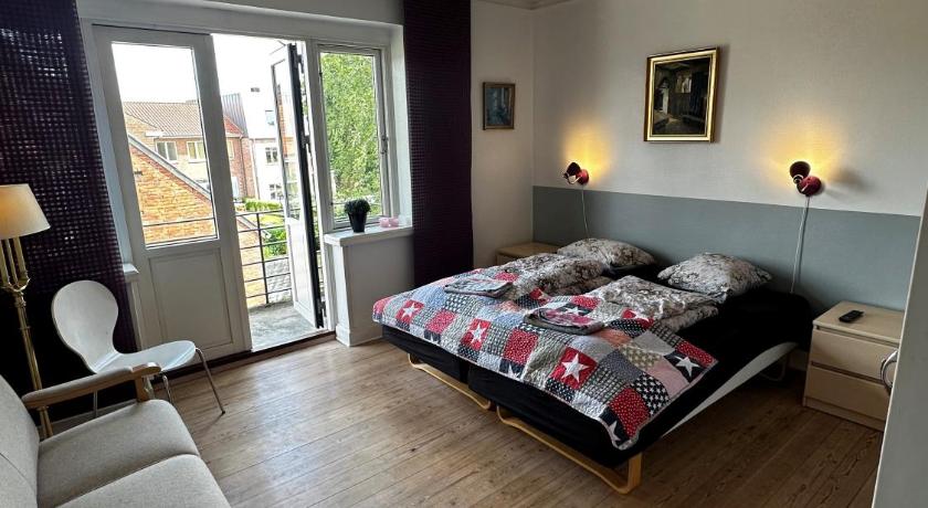 Image of Double or Twin Room with Shared Bathroom 4