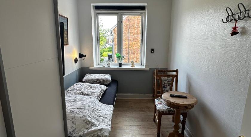 Image of Single Room with Shared Shower and Toilet 6
