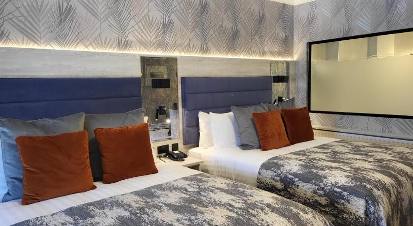 Image of Large Double or Twin Room 6