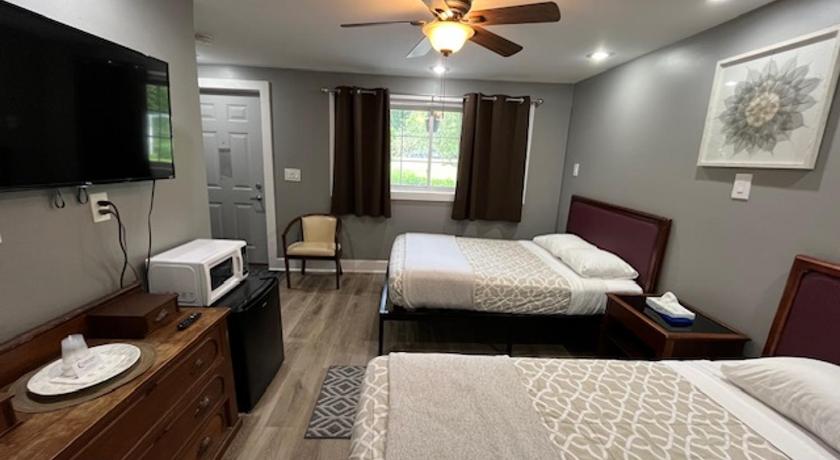 Camillus Nightshade Inn & Gardens 1-Star Accommodation restaurant