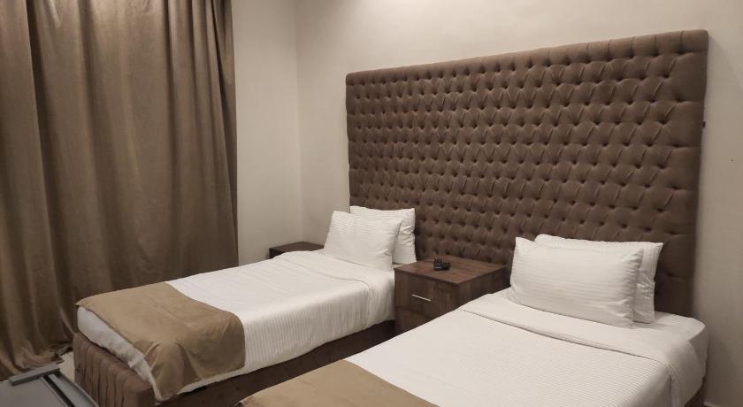 Talaat Harb Hotel