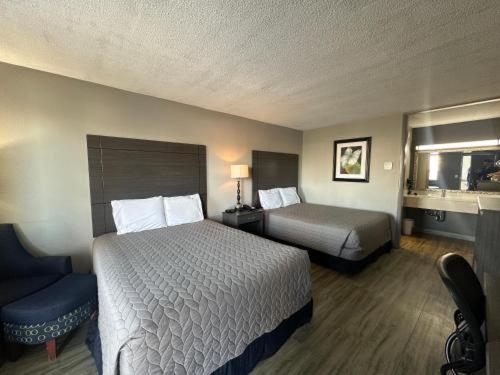 Executive Inn Locust Grove - image 6