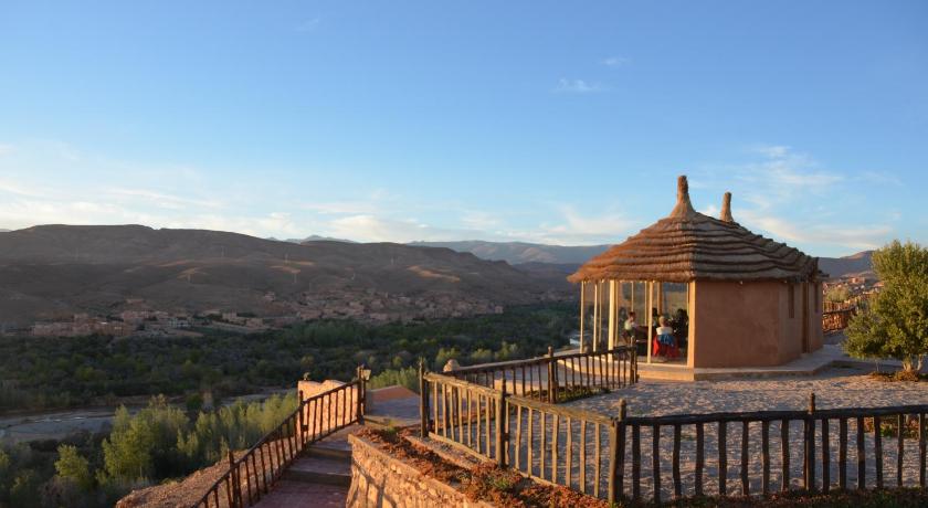 Kasbah Tizzarouine photo