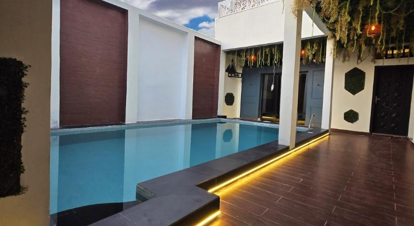 Suna'a home Logpom