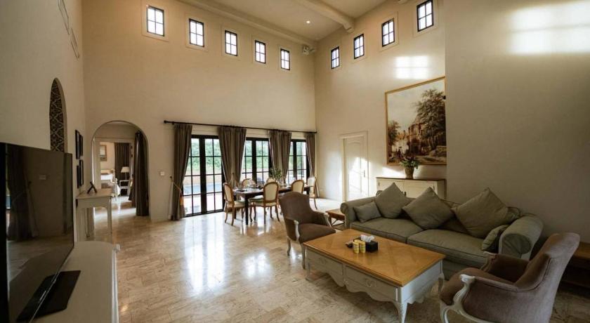 Khao Yai The Ozone Khao Yai Pool Villa 36 4-Star Guesthouse lobby