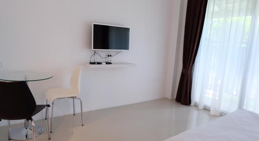 Image of Standard King Room with Balcony 4
