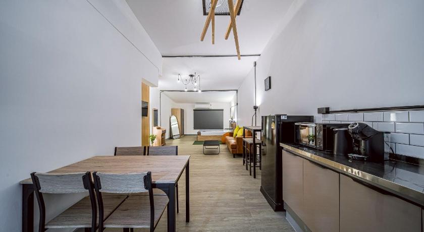 파타야 오아시스 스위트 파타야 - 휴지 앤 모던 인 시티 센터 (Oasis Suites Pattaya -Huge & Modern in City Centre) 4성급 호텔 로비