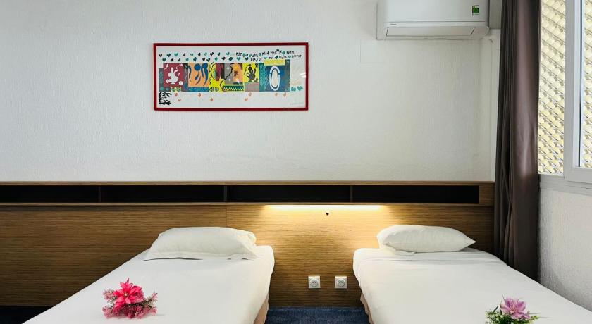 รูปของห้องดีลักซ์สำหรับสี่ท่าน (Deluxe Quadruple Room) 10